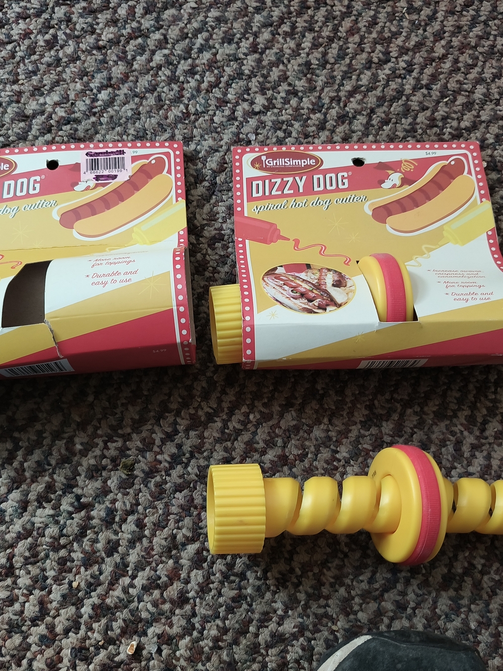 Simple Dizzy Dog Spiral Hot Dog Cutter - Yellow & Pink Packaging